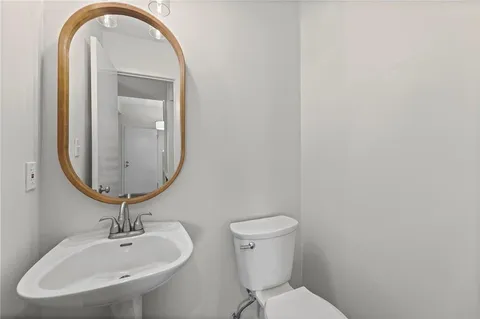 $250,000 | 10997 Rosehill Road, Overland Park, KS 66210