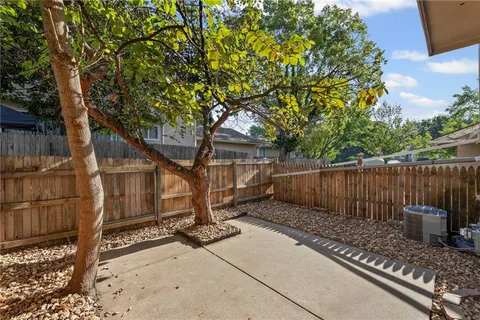 $250,000 | 10997 Rosehill Road, Overland Park, KS 66210