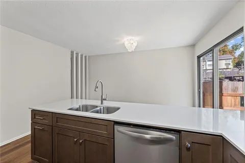 $250,000 | 10997 Rosehill Road, Overland Park, KS 66210