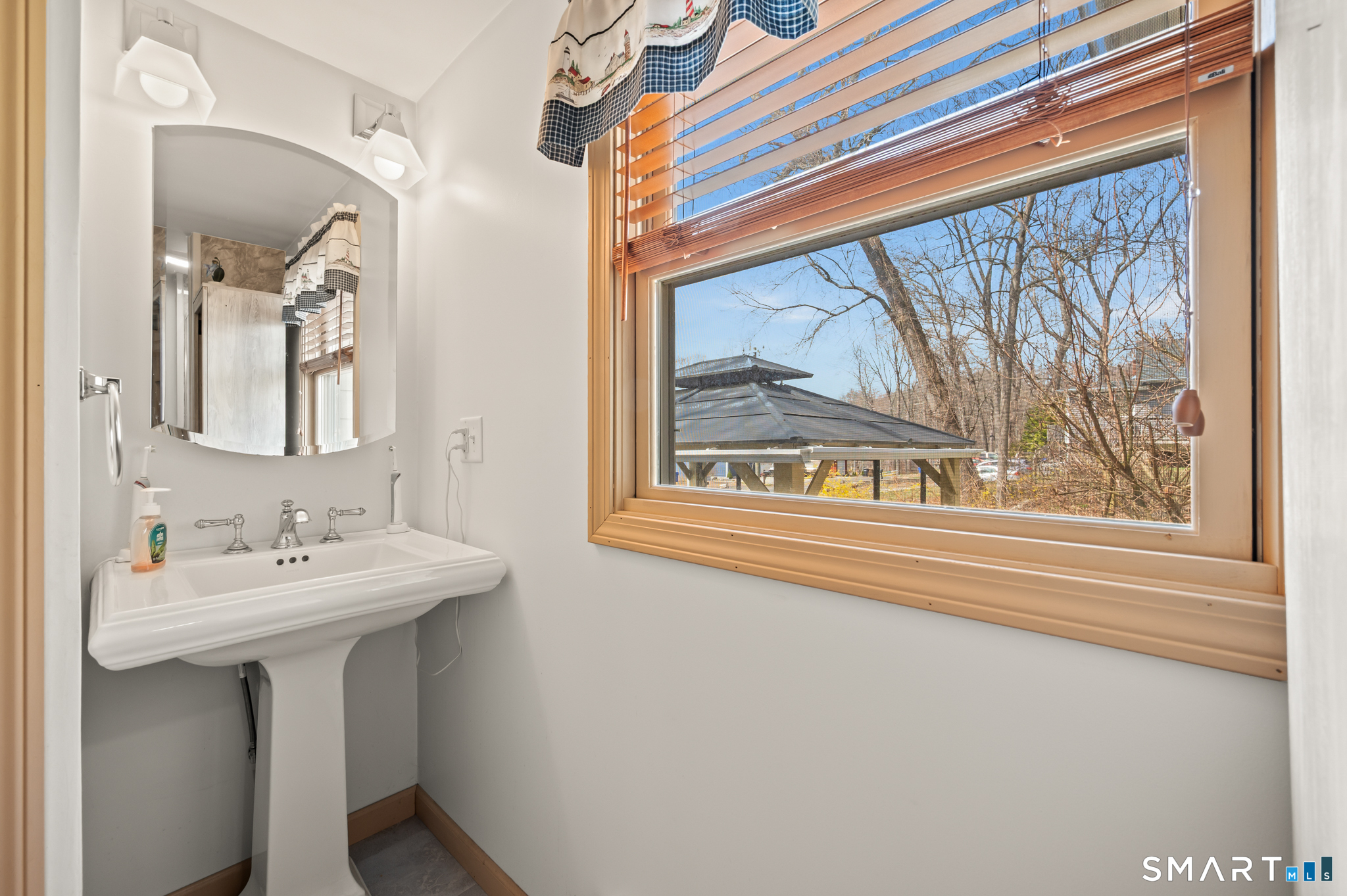 220 Springdale Avenue Coventry, CT 06238 - Photo 13 of 40