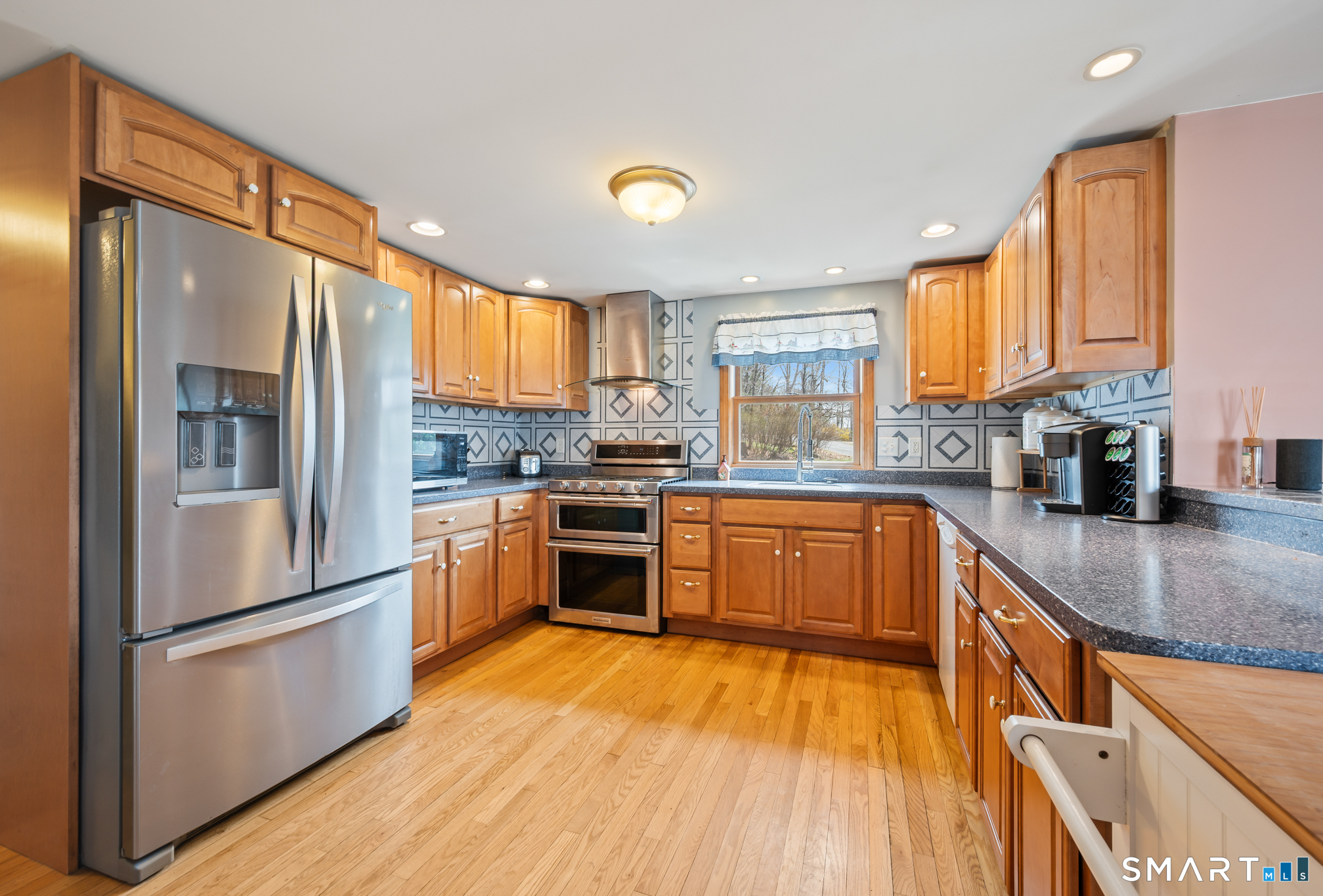 220 Springdale Avenue Coventry, CT 06238 - Photo 4 of 40