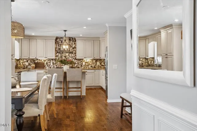 $1,095,000 | 808 Christopher Road, Chapel Hill, NC 27514