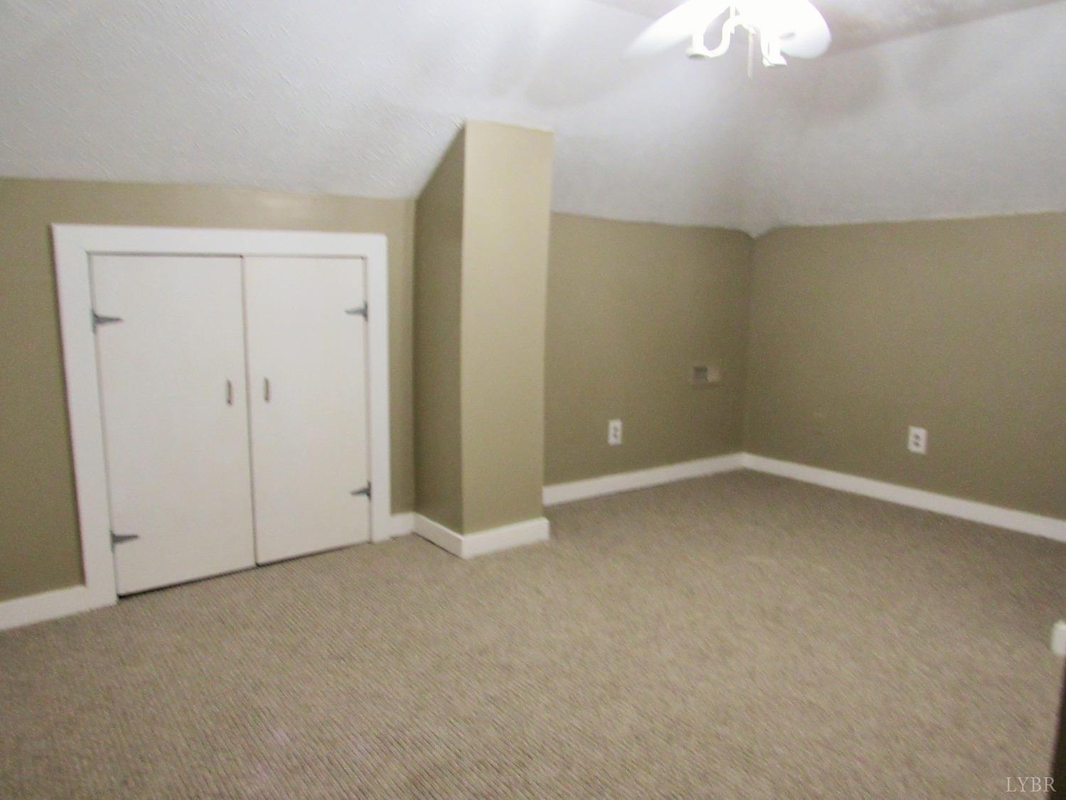 1697 South Amherst Highway Amherst, VA 24521 - Photo 27 of 45 an empty room with a empty space