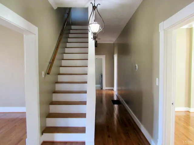 $349,900 | 1697 South Amherst Highway, Amherst, VA 24521