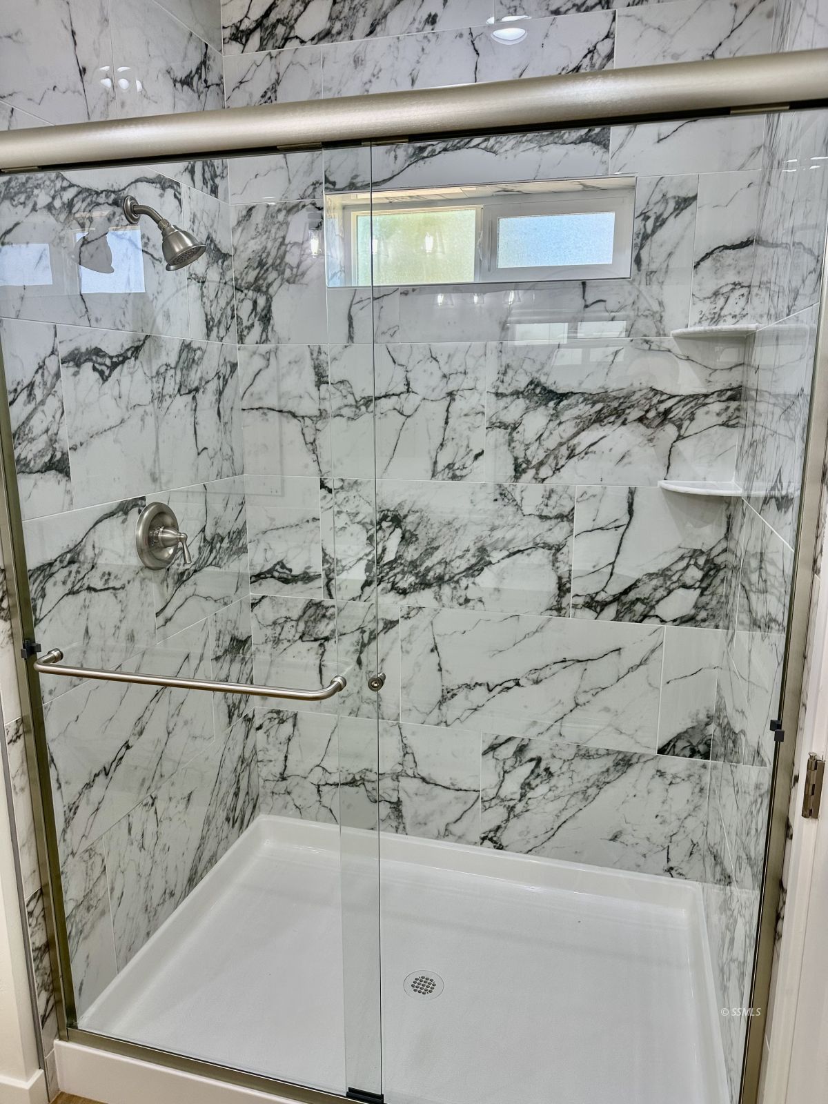337 South Valley Street Ridgecrest, CA 93555 - Photo 7 of 12 a view of a sink