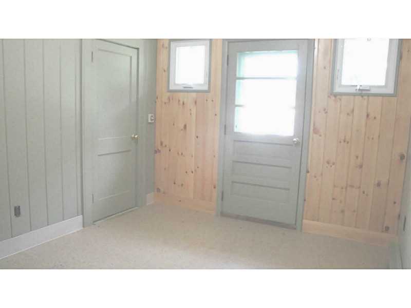78 Cushing Road Warwick, RI 02888 - Photo 19 of 25 Den/Family/Great Room.