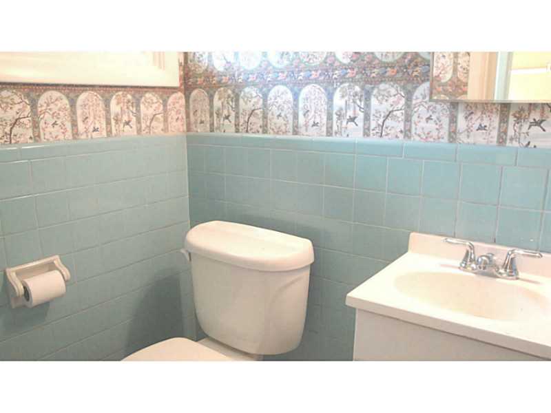 78 Cushing Road Warwick, RI 02888 - Photo 10 of 25 Bathroom.