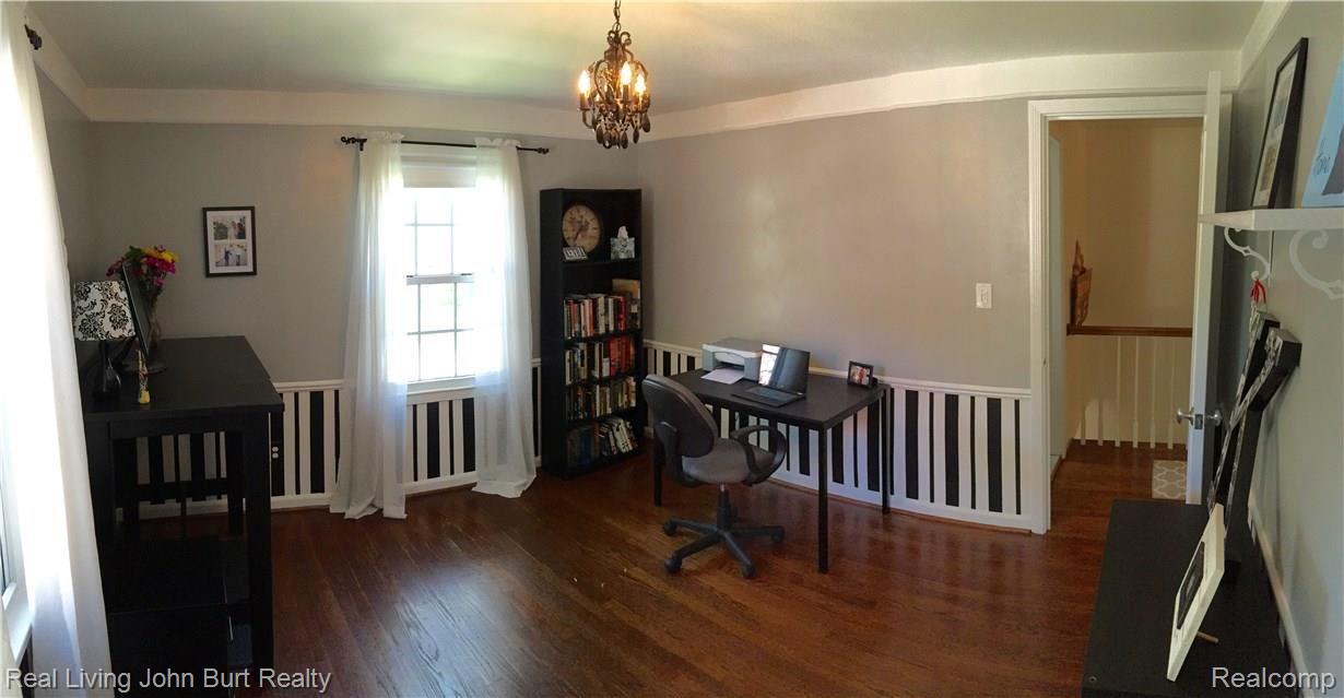 1813 Broadstone Road Grosse Pointe, MI 48236 - Photo 33 of 36 35.JPG