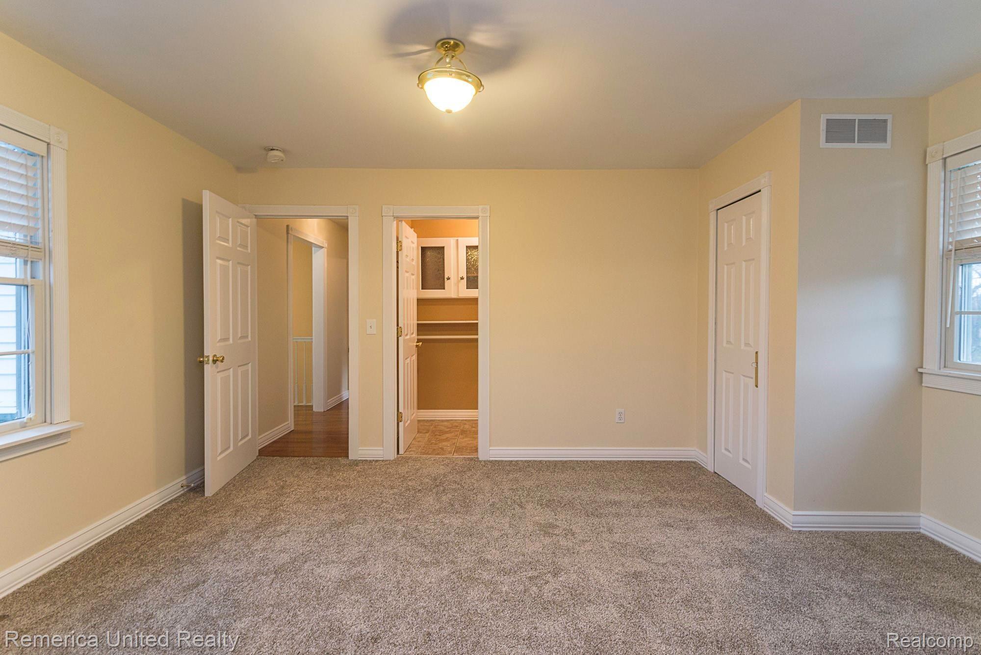 3851 Argentine Road Howell, MI 48855 - Photo 37 of 73 Sitting Area Master Suite
