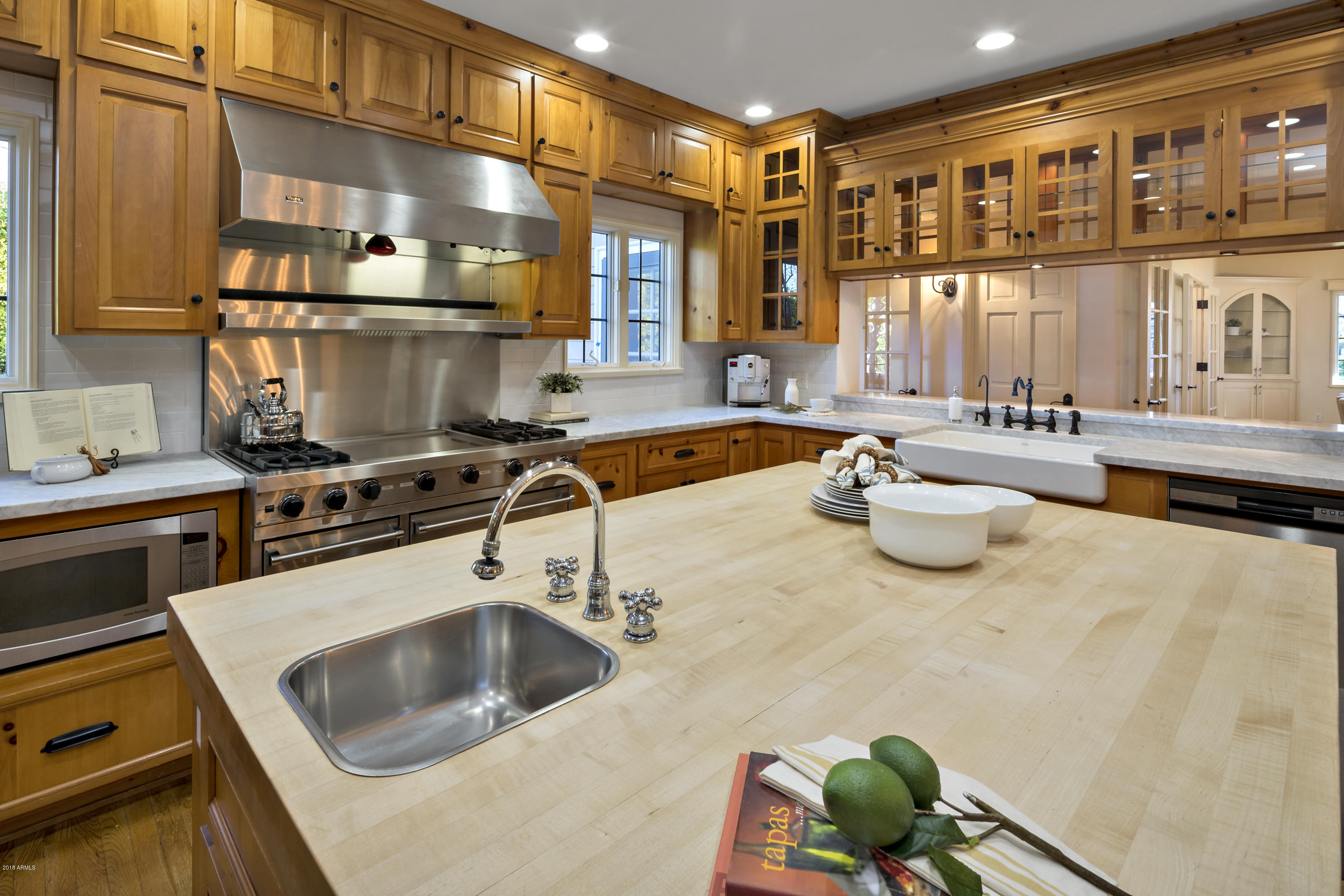 7120 North Wilder Road Phoenix, AZ 85021 - Photo 13 of 62 013_Kitchen Island