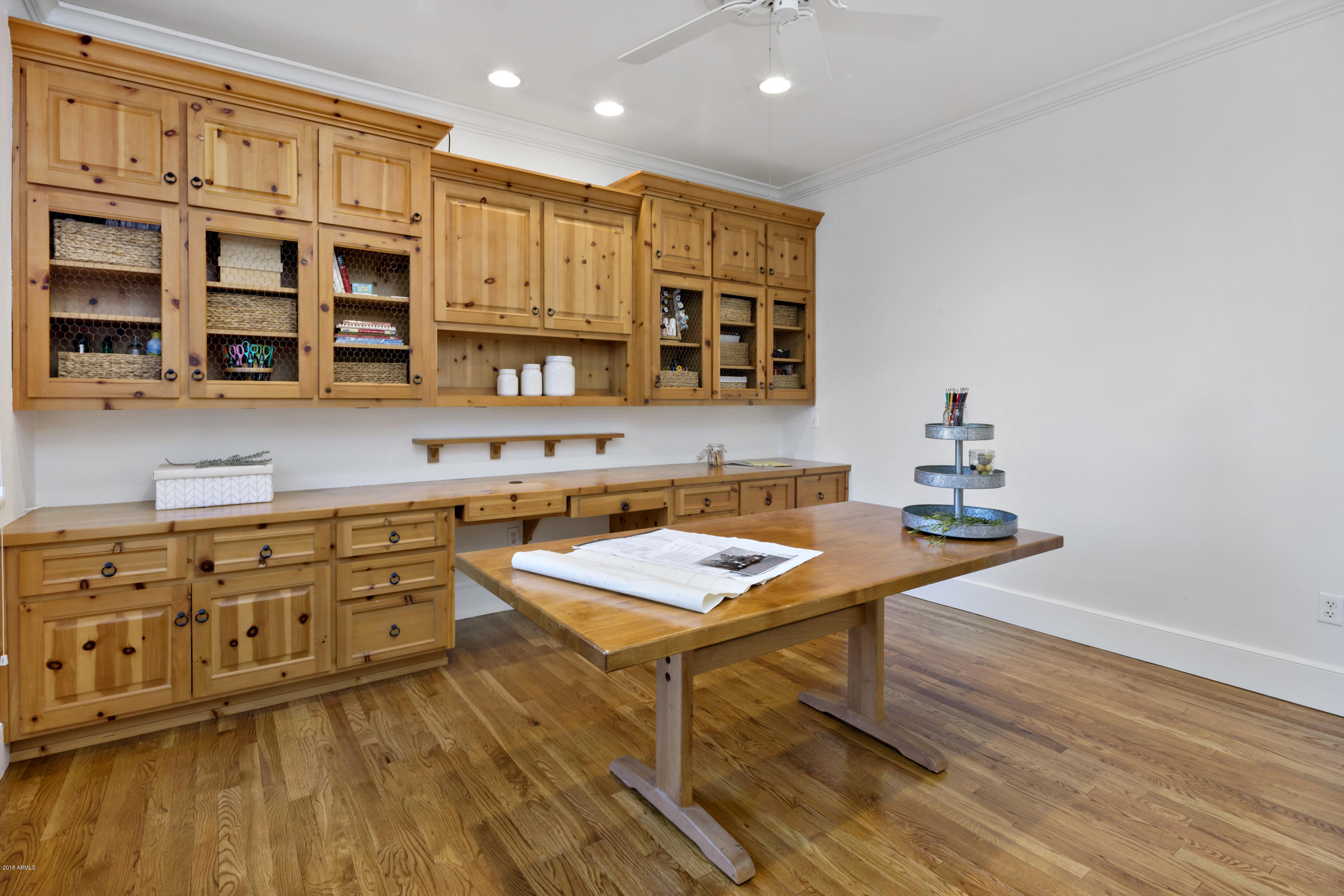 7120 North Wilder Road Phoenix, AZ 85021 - Photo 15 of 62 015_Butler's Pantry