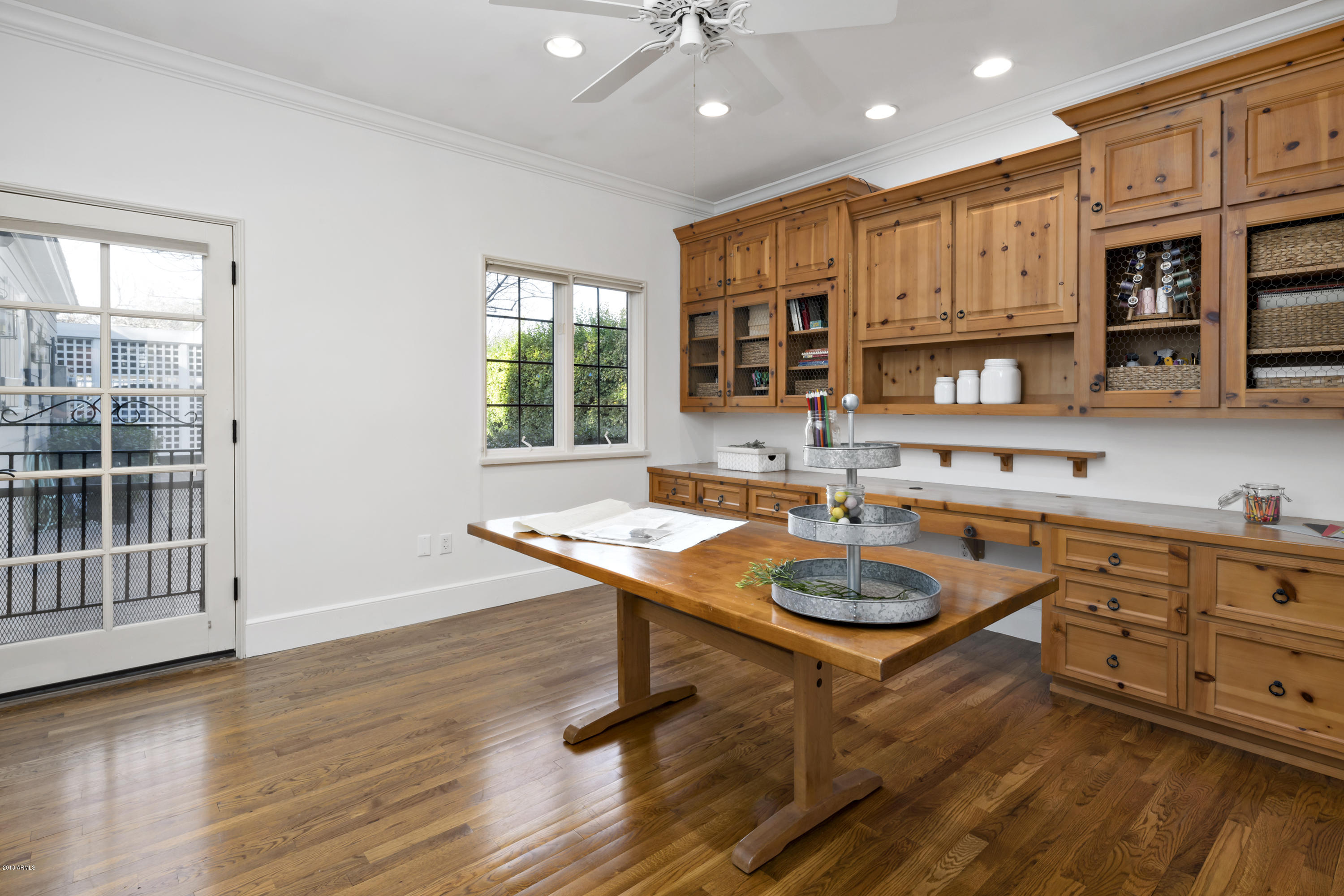 7120 North Wilder Road Phoenix, AZ 85021 - Photo 16 of 62 016_Butler's Pantry