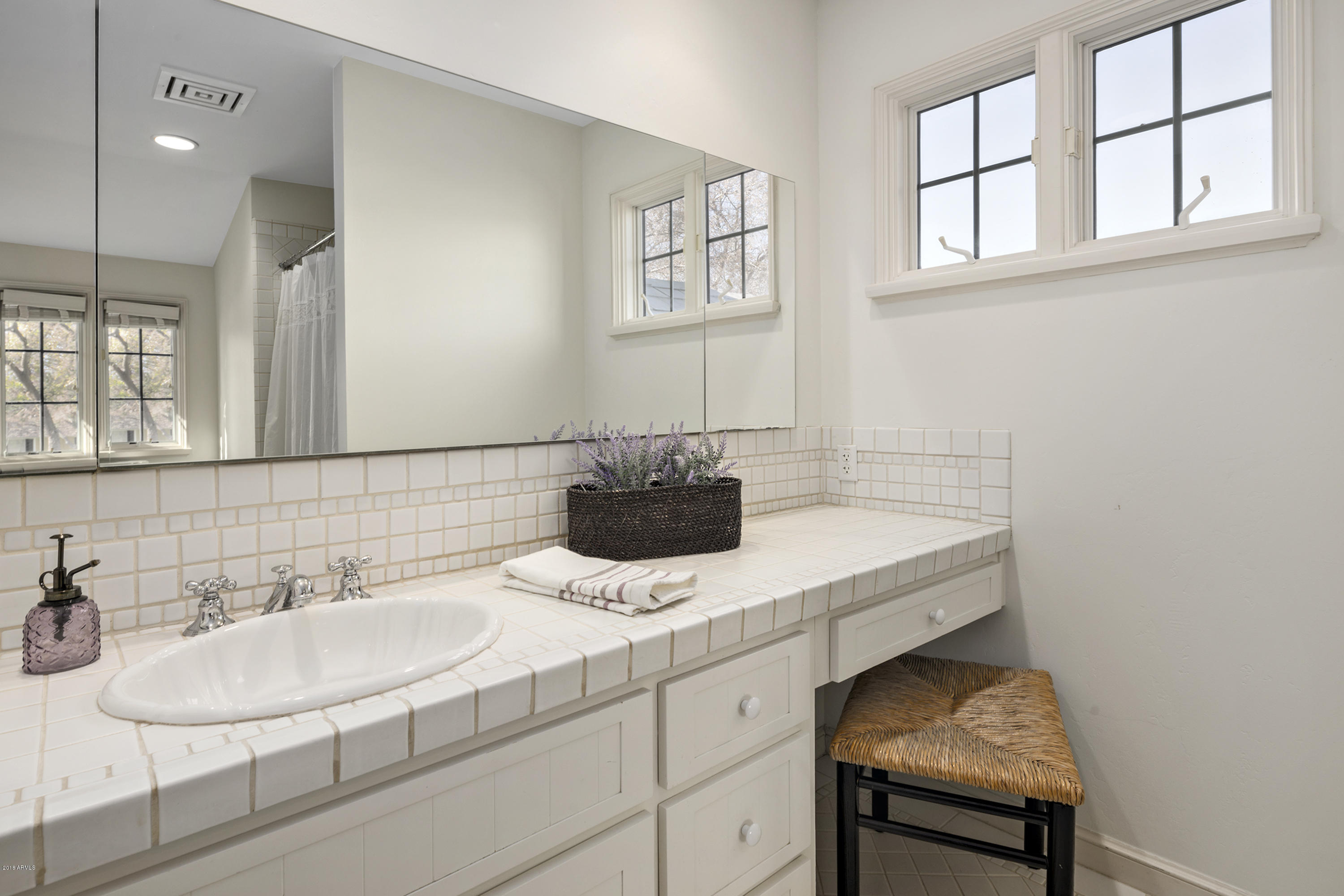 7120 North Wilder Road Phoenix, AZ 85021 - Photo 32 of 62 032_Guest Bath 2
