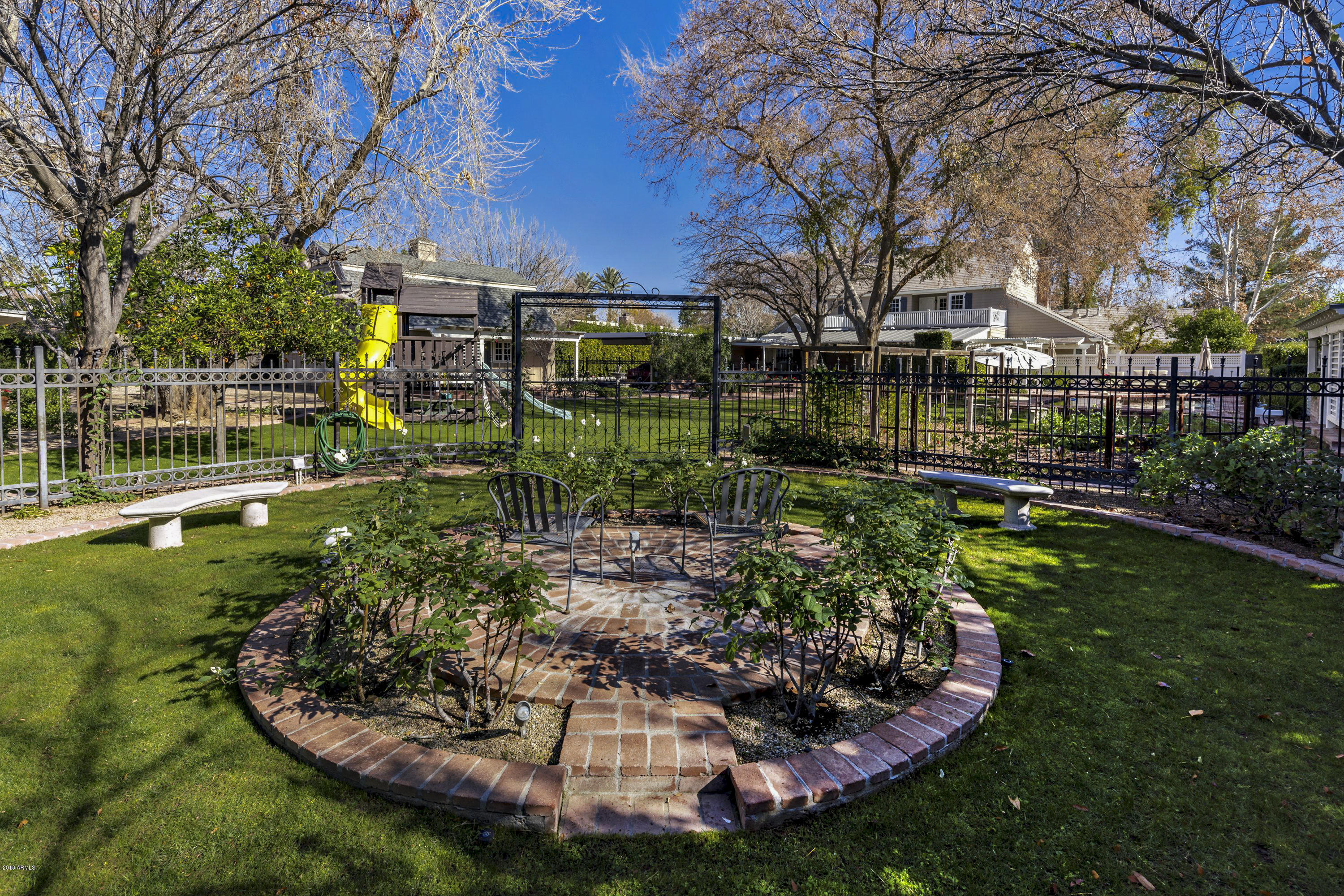 7120 North Wilder Road Phoenix, AZ 85021 - Photo 48 of 62 048_Garden Sitting Area
