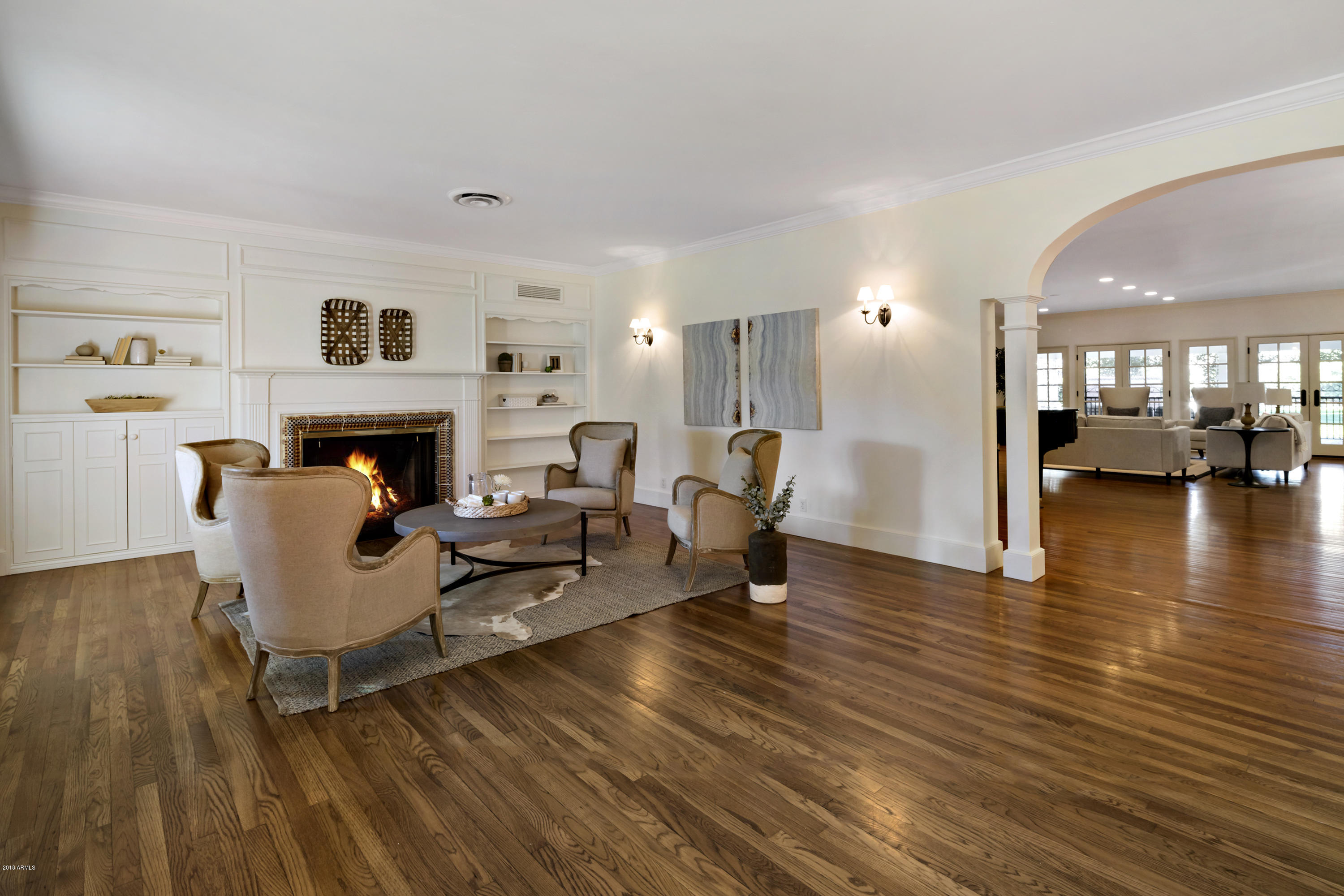 005_Family Room