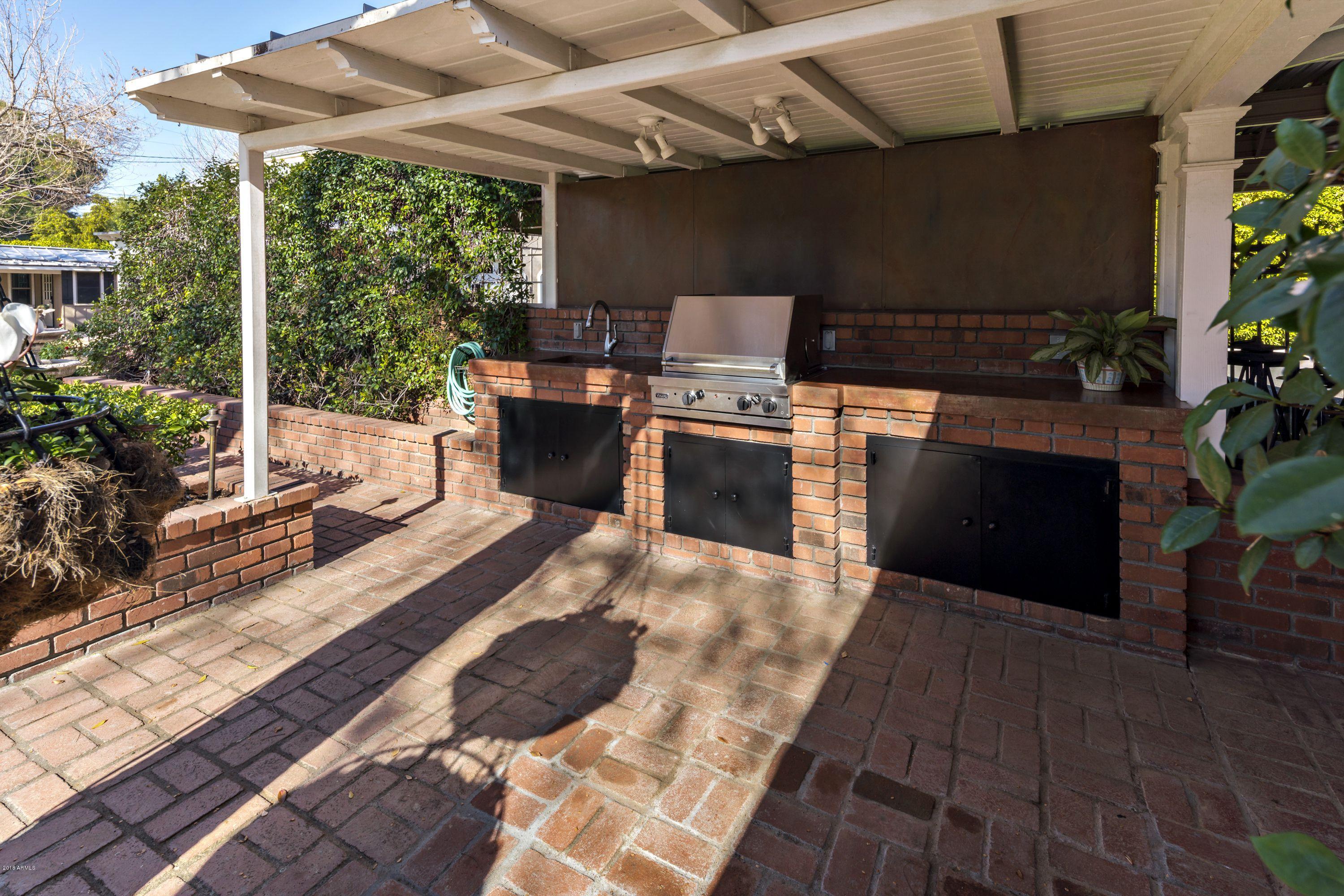 7120 North Wilder Road Phoenix, AZ 85021 - Photo 56 of 62 056_Built in BBQ