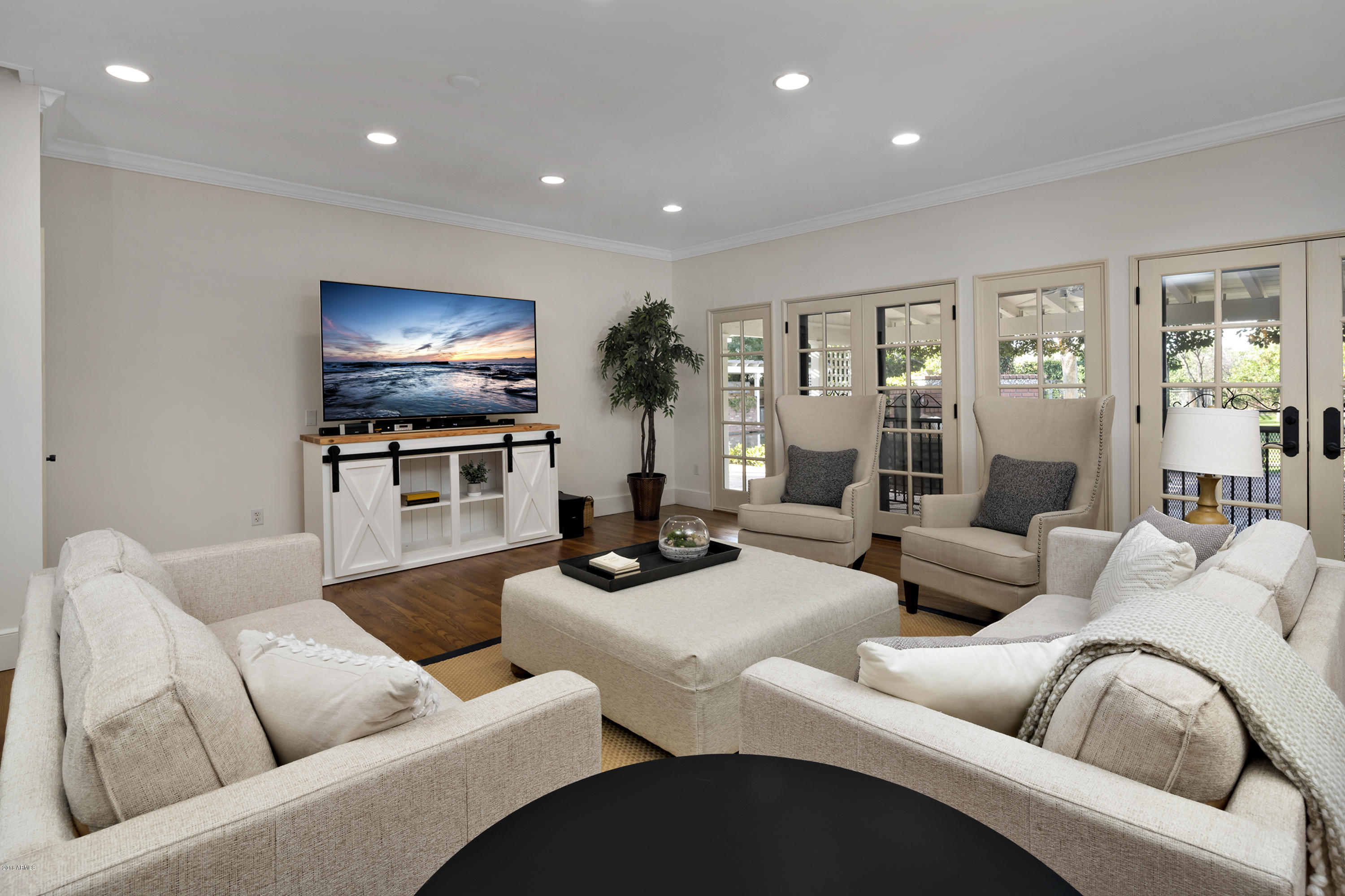 007_Living Room