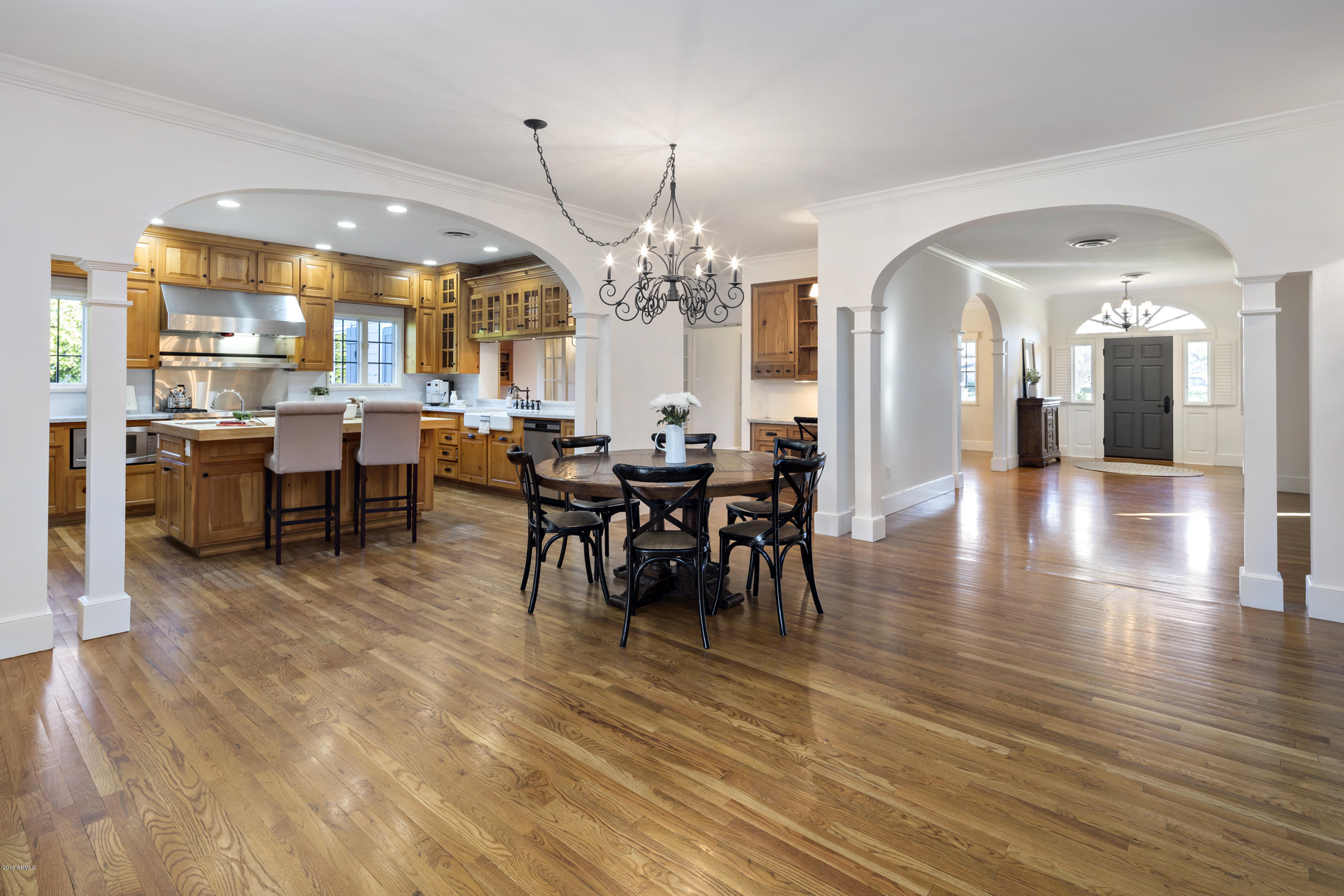 7120 North Wilder Road Phoenix, AZ 85021 - Photo 10 of 62 010_Dining into Kitchen