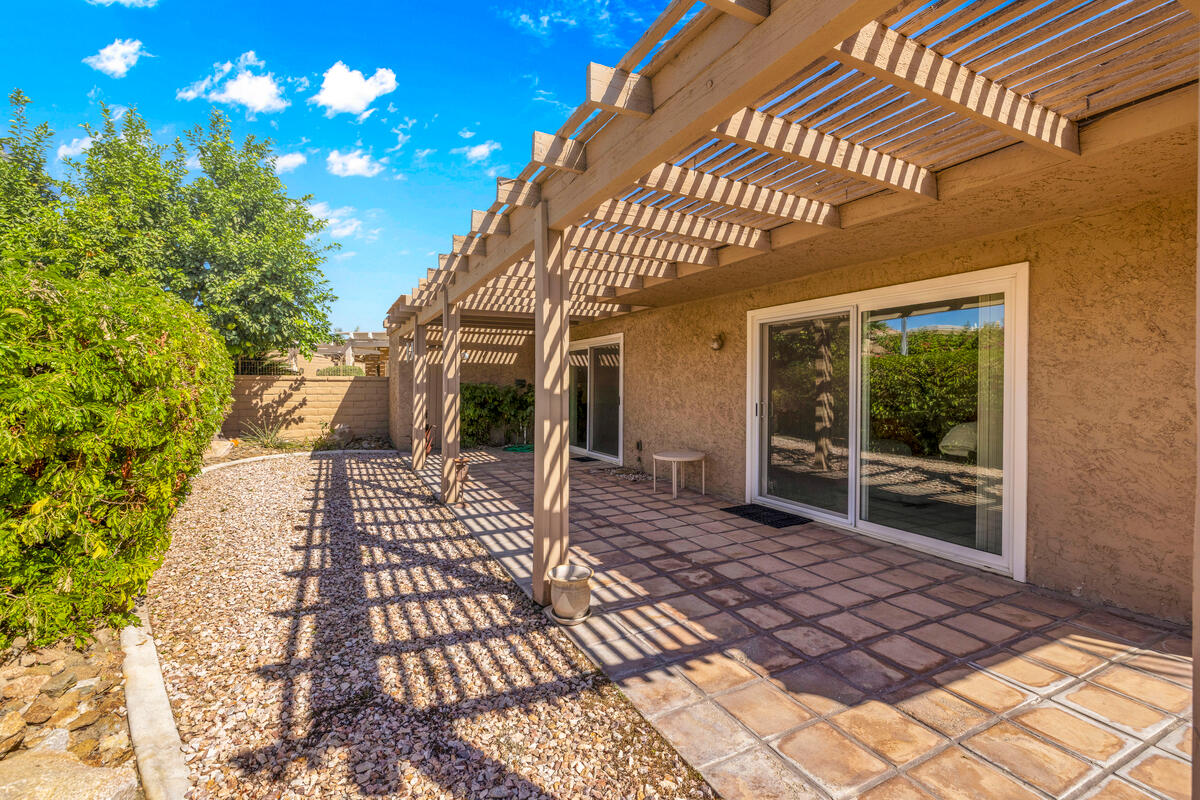 44149 Chamonix Court Palm Desert, CA 92260 - Photo 29 of 50 a view of a house with sitting area