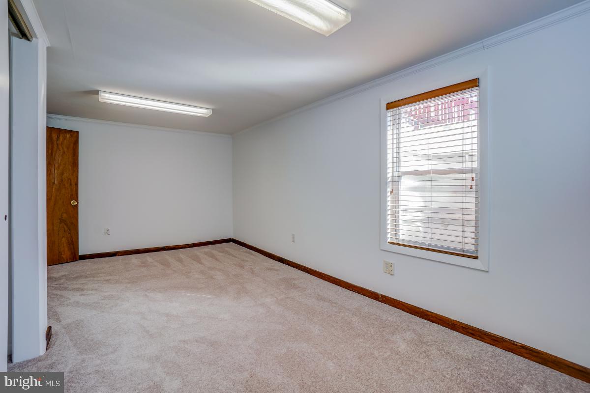 4816 Topping Road Rockville, MD 20852 - Photo 23 of 33 Bedroom #4.
Window for easy egress.