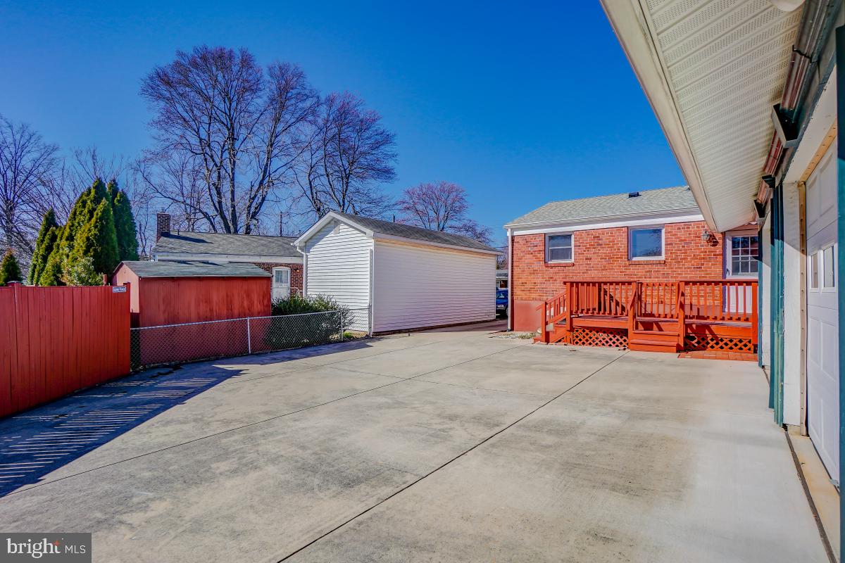 4816 Topping Road Rockville, MD 20852 - Photo 31 of 33 Lots of parking space.