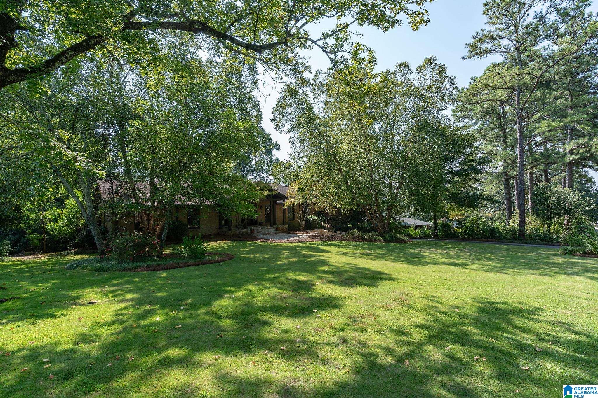3741 North Woodridge Road Birmingham, AL 35223 - Photo 3 of 60