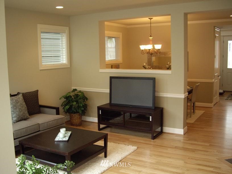 19604 93rd Place Northeast Bothell, WA 98011 - Photo 5 of 15 Gallery Image 5