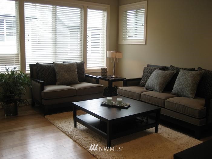 19604 93rd Place Northeast Bothell, WA 98011 - Photo 6 of 15 Gallery Image 6