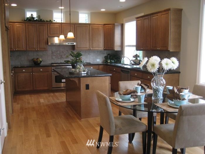 19604 93rd Place Northeast Bothell, WA 98011 - Photo 9 of 15 Gallery Image 9