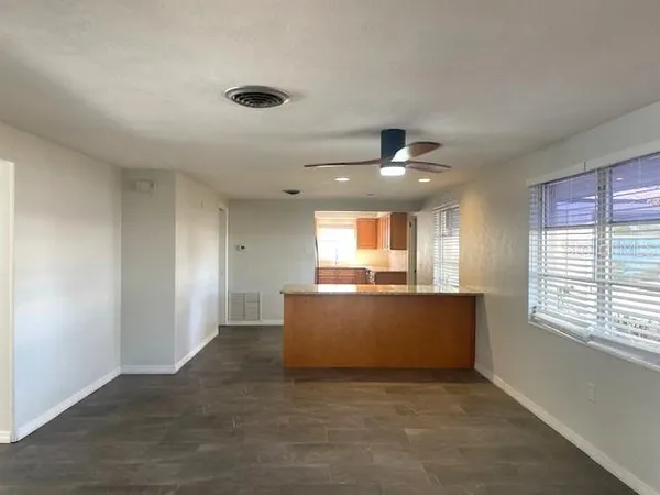 $2,900 | 7464 Cass Circle, Sarasota, FL 34231