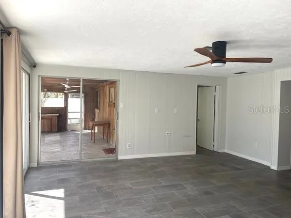 $2,900 | 7464 Cass Circle, Sarasota, FL 34231