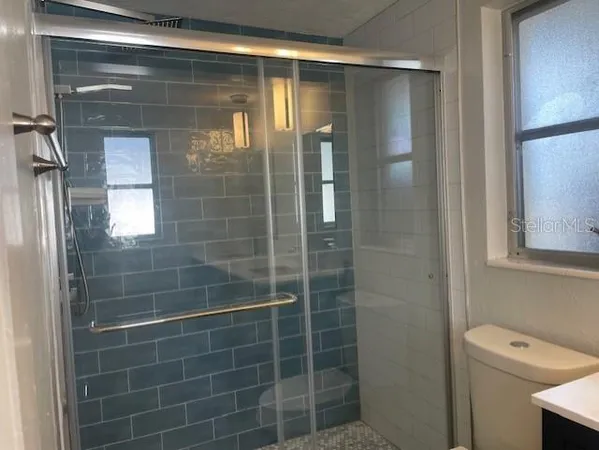 $2,900 | 7464 Cass Circle, Sarasota, FL 34231