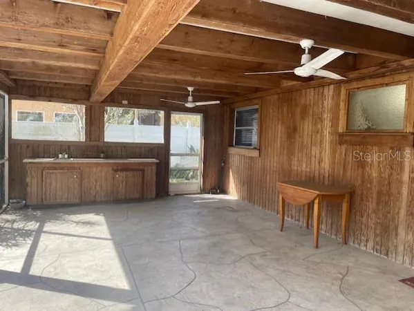$2,900 | 7464 Cass Circle, Sarasota, FL 34231