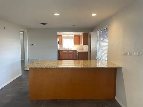$2,900 | 7464 Cass Circle, Sarasota, FL 34231