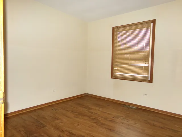 $2,600 | 2729 Lowery Court, Zion, IL 60099