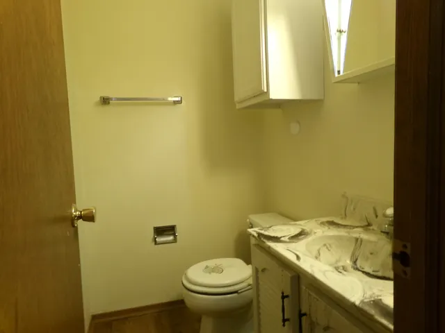 $2,600 | 2729 Lowery Court, Zion, IL 60099