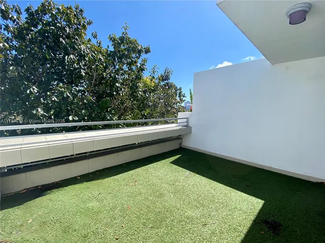$1,000,000 | 1600 Michigan Avenue, Unit 8, Miami Beach, FL 33139
