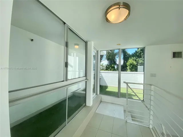 $1,000,000 | 1600 Michigan Avenue, Unit 8, Miami Beach, FL 33139