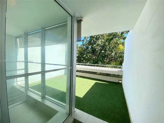 $1,000,000 | 1600 Michigan Avenue, Unit 8, Miami Beach, FL 33139