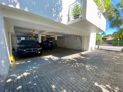 $1,090,000 | 1600 Michigan Avenue, Unit 8, Miami Beach, FL 33139