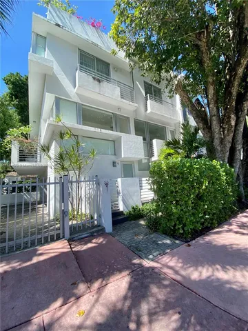 $1,000,000 | 1600 Michigan Avenue, Unit 8, Miami Beach, FL 33139