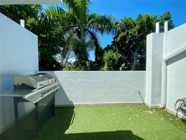 $1,000,000 | 1600 Michigan Avenue, Unit 8, Miami Beach, FL 33139