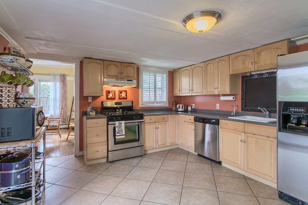 54 Riverneck Road Chelmsford, MA 01824 - Photo 11 of 30 Gallery Image 11