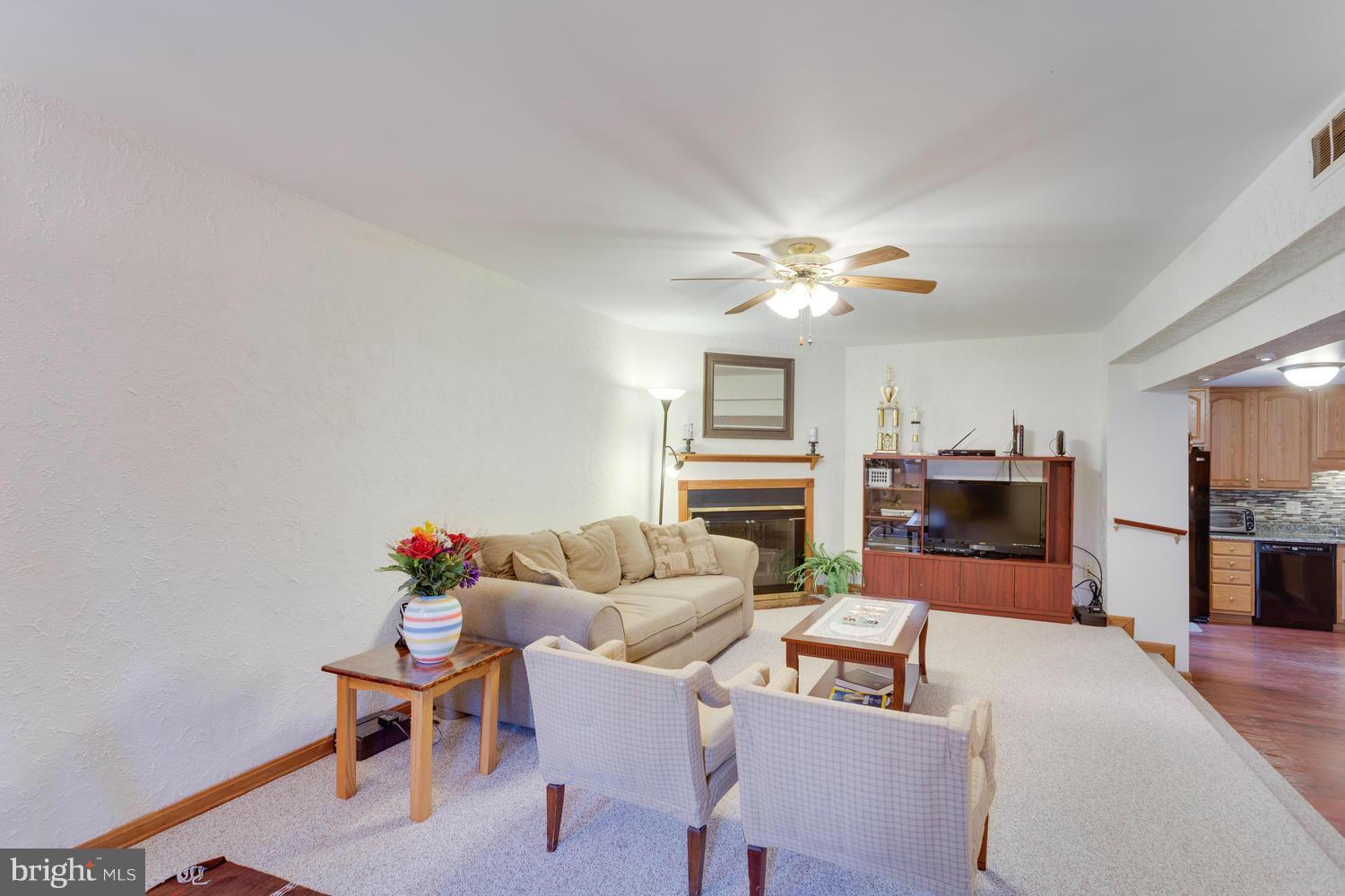 8914 Copperfield Court Springfield, VA 22151 - Photo 21 of 26 Family Room
