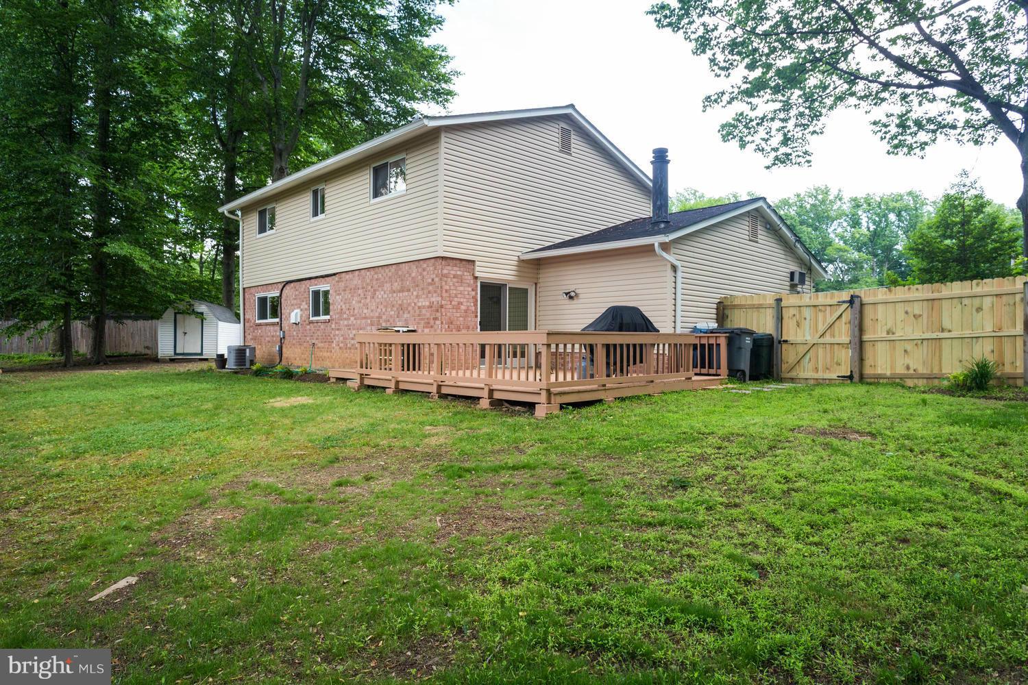 8914 Copperfield Court Springfield, VA 22151 - Photo 23 of 26 Exterior (Rear)