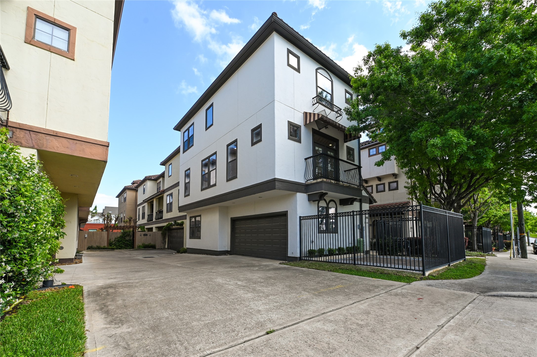 3948 Feagan Street Houston, TX 77007 - Photo 2 of 30 a view of street along with house and trees