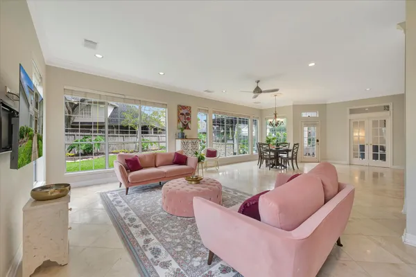 $999,000 | 3311 Oak Links Avenue, Houston, TX 77059