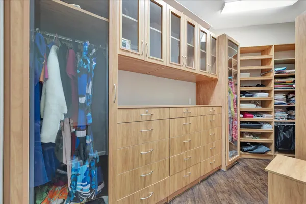 $999,000 | 3311 Oak Links Avenue, Houston, TX 77059