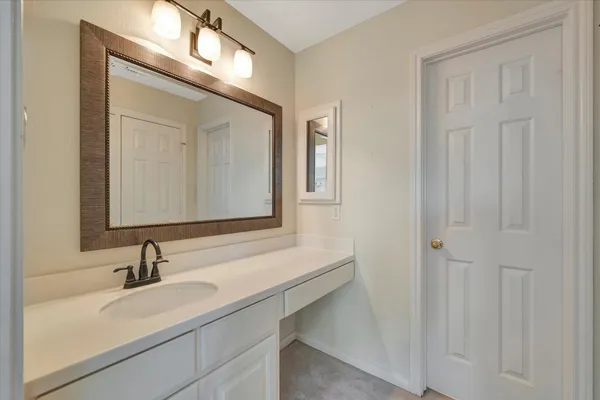 $999,000 | 3311 Oak Links Avenue, Houston, TX 77059