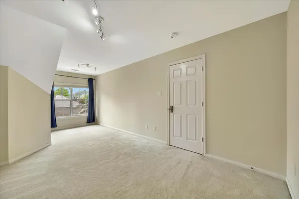 $999,000 | 3311 Oak Links Avenue, Houston, TX 77059